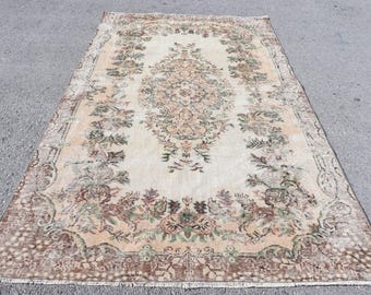 レア！　ヴィンテージ　トルコラグ　花柄　アンティークラグ ヴィンテージトルコラグ、花柄 149 x 251 cm - Etsy 日本