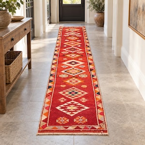 Alfombra turca kurda Herki, alfombra de pasillo vintage geométrica roja, 2,6 x 12,2, alfombra tribal anudada a mano, alfombra vintage