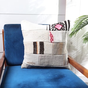 Throw Kilim Pillow, Antique Pillows, 20x20 Home Decor Pillow, Pillow for Couch, White Pillow, Patchwork Pillow, Vintage Kilim Pillow,