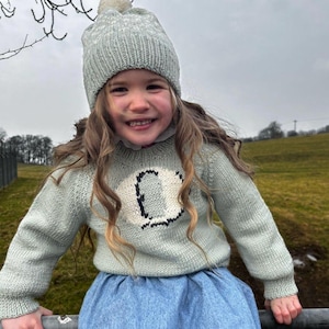 JERSEY con letras INICIALES verde pálido para niños, tejido a mano, tallas desde el nacimiento hasta los 8 años, suéter grueso de pura lana merino