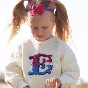 Hand KNITTED Childs Circus INICIAL Letter JUMPER - Tallas desde el nacimiento hasta los 8 años - Suéter de carnaval grueso de lana merino pura