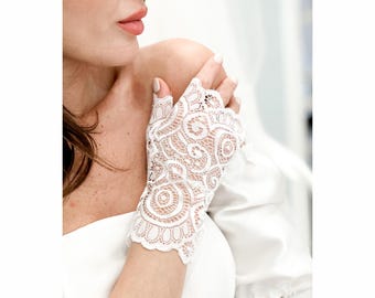 Lace Gloves in Black, White, Red or Blue, Evening Wrist Gloves, Stretch Fingerless Gloves