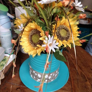 Sunflowers top hat centerpiece image 3