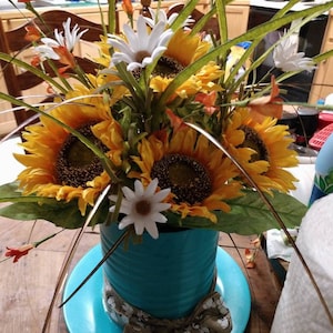 Sunflowers top hat centerpiece image 1