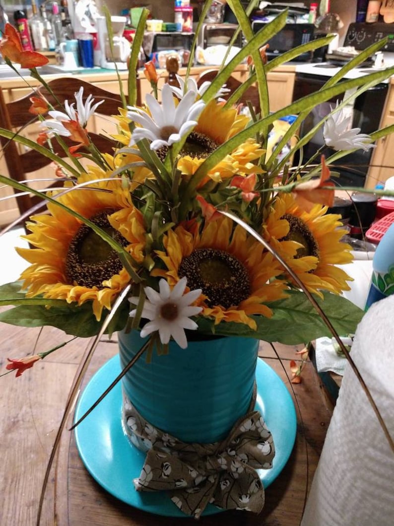 Sunflowers top hat centerpiece image 1