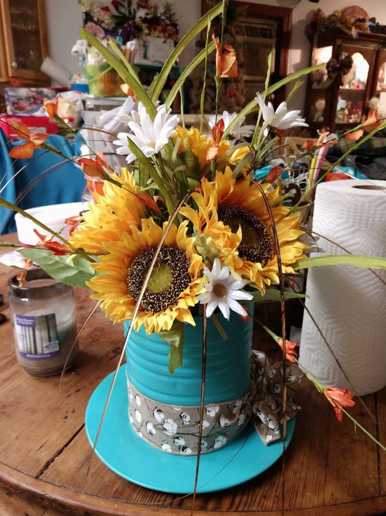 Sunflowers top hat centerpiece image 2