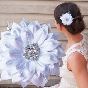 White and silver hair flower / Bridal hair clip / Wedding hair ornament / Bridesmaid hair clip / Bride dahlia hair clip Silk daisy hair clip