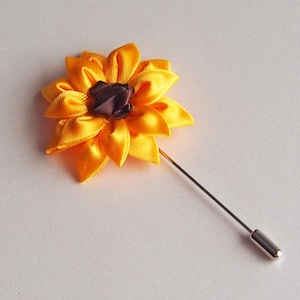 Sunflower lapel pin / Fabric lapel pin /Sunflower boutonniere / Mens lapel pin / Yellow suit pin / Yellow boutonniere / Wedding lapel pin