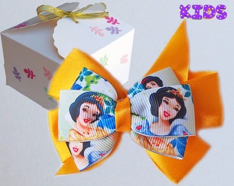 Snow White hair bow / Disney Princess hair bow / Snow White hair clip / Snow White outfit / Snow White gift  / Snow White present