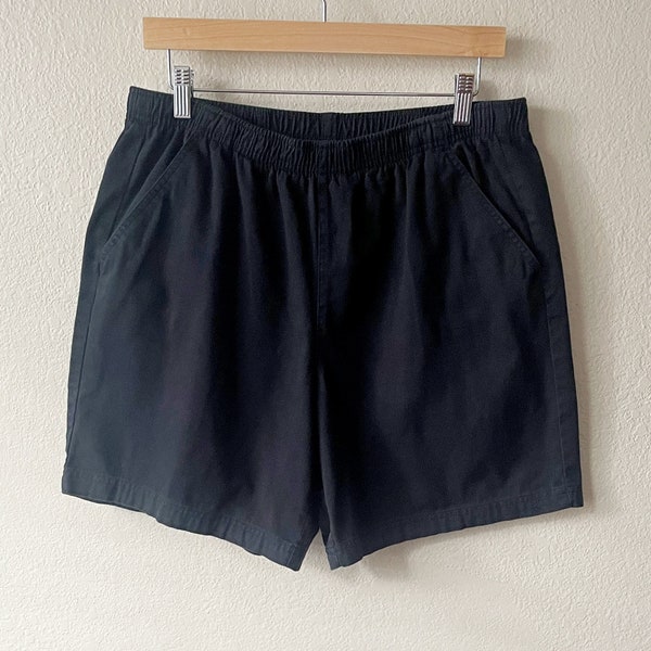 Vintage 90s/Y2K Casual Black Elastic High Waist Shorts with Pockets