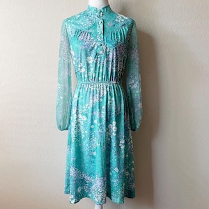 Vintage 70s/80s Artsy Pastel Green and White Floral Print Long Sleeve Prairie Dress