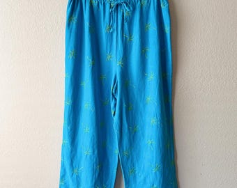 Vintage 90s / Y2K Aqua Blau und Lime Grün bestickte Palmen Print Kurze Hose