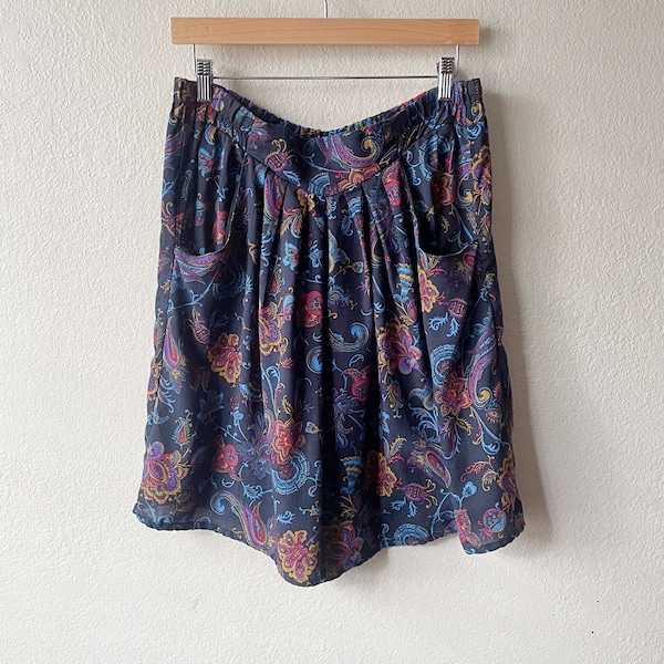 Vintage 90s Boho Black and Multicolor Floral Paisley Print High Waist Shorts with Pockets