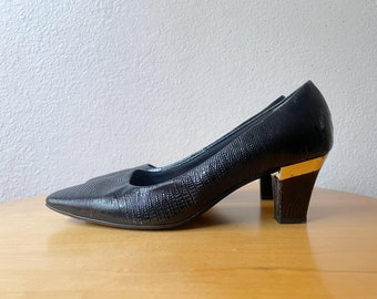 90er Jahre J. Reneé Glam Schwarzes Strukturleder und Gold Metallic Heel Pumps Größe 9
