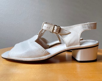 Vintage 90s White Low Square Heel Open Toe Slingback Sandals Size 9