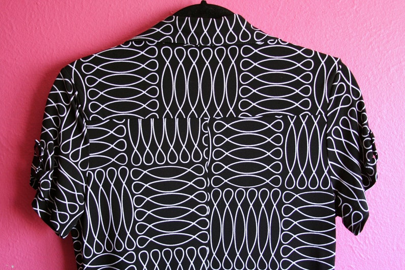 90s Optical Illusion Black and White Collared Dress