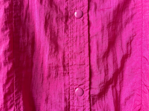 80s/90s Vintage Hot Pink Collared Snap Button Lon… - image 8