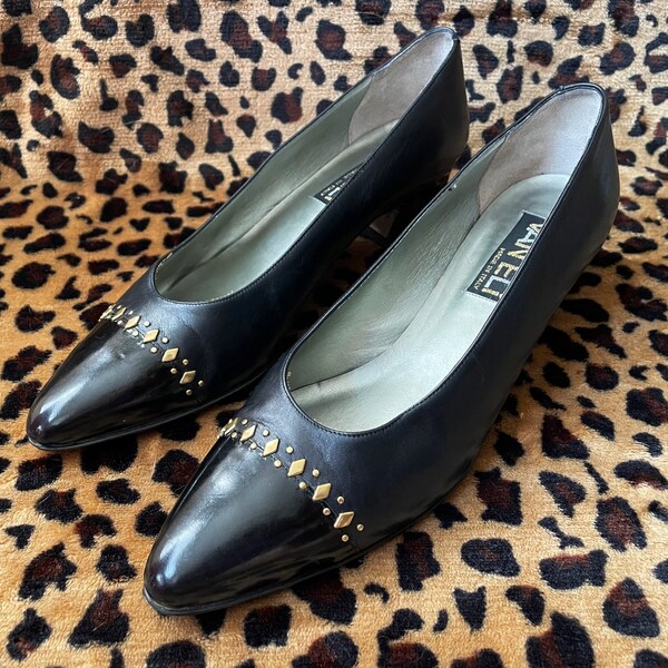 Vintage 80s/90s Van Eli Black Italian Leather and Gold Stud Embellished Kitten Heel Pumps Size 8 N