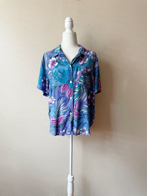 Vintage Y2K Blue and Purple Hawaiian Floral Print 