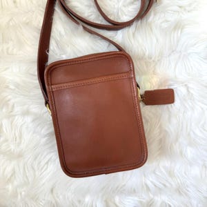 Bolso bandolera para cámara COACH, estilo «Kit Bag» de los años 90