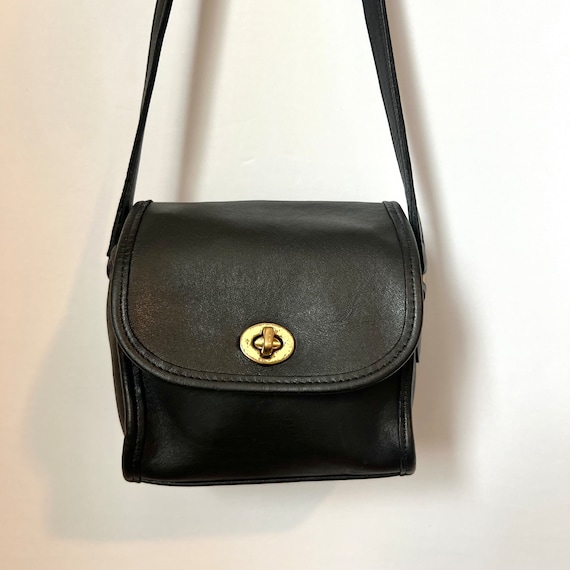 ◎vintage◎COACH Mini Body Bag BLACK Coach - Black Leather Vintage Mini Turnlock Crossbody Bag