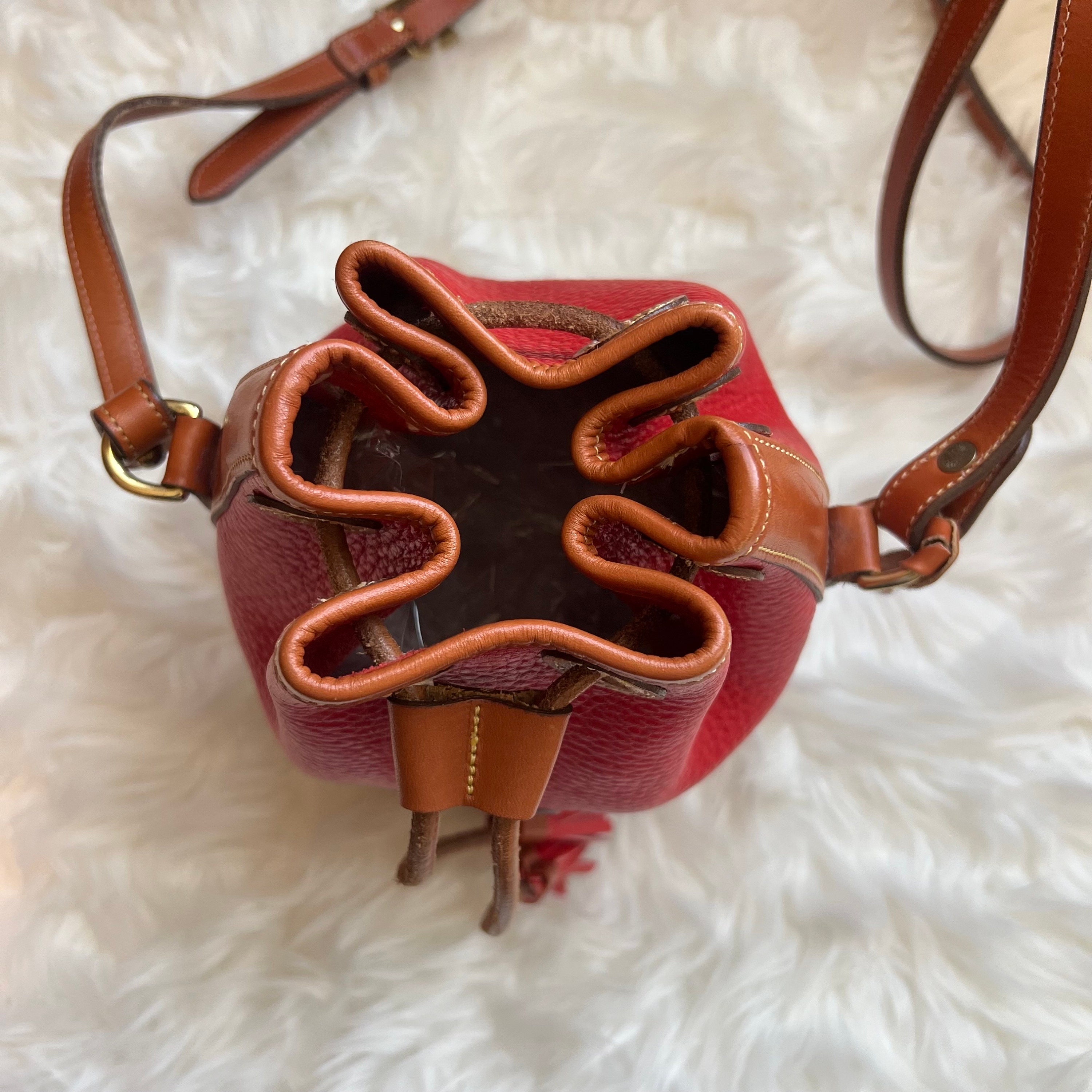 RARE Dooney & Bourke Vintage Red Leather Bucket Bag  display picture 1