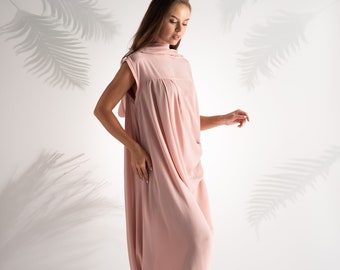 Hellrosa Chiffonkleid, Partykleid, Kapuzenkleid, Cocktailkleid, Avantgarde-Kleidung, Abendkleid, Extravagante Kleidung, Damenbekleidung