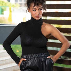 Black One Shoulder Top, Sexy Party Sweater, Cyberpunk Clothing, Turtleneck Top, Womens Clothing, Plus Size Clothing, Avant Garde Blouse