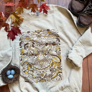 Missouri Flora & Fauna Native Wildlife Screen Printed Graphic Tee and Crewneck Sweatshirt, Cottagecore Gift, Light Academia Field Guide Art Crewneck Sweatshirt