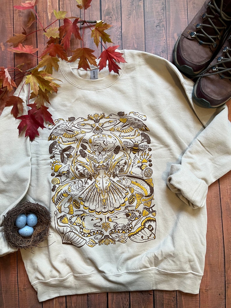 Missouri Flora & Fauna Native Wildlife Screen Printed Graphic Tee and Crewneck Sweatshirt, Cottagecore Gift, Light Academia Field Guide Art Crewneck Sweatshirt