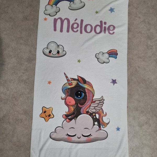 serviette de toilette personnalisée avec prénom - licorne