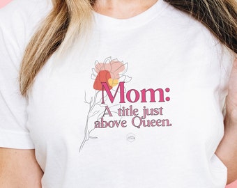 Neue Mama Geschenkkorb, Mama Geschenk, Mama Leben, Mutter von Jungs Shirt, Mutter mädchen Shirt, Mama Outfit, Geschenk für neue Mama, Cheer Mom