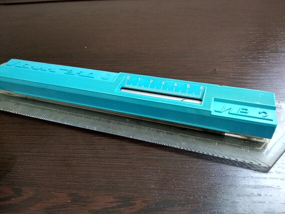 Vintage Soviet Drawing Ruler-Leningrad IR 2 in original case from 80/'s \u041b\u0435\u043d\u0438\u043d\u0433\u0440\u0430\u0434 \u0418\u0420 2