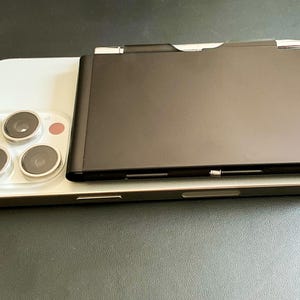 Notatnik MagNotes MagSafe z długopisem, magnetyczny metalowy mini notatnik do telefonów iPhone i Android