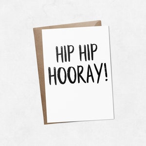 Tarjeta Hip Hip Hooray, tarjeta de carta de pincel, monocromática, tarjeta de cumpleaños o felicitación, tarjeta mínima, tipográfica, tarjeta con mango, menor de 5 años