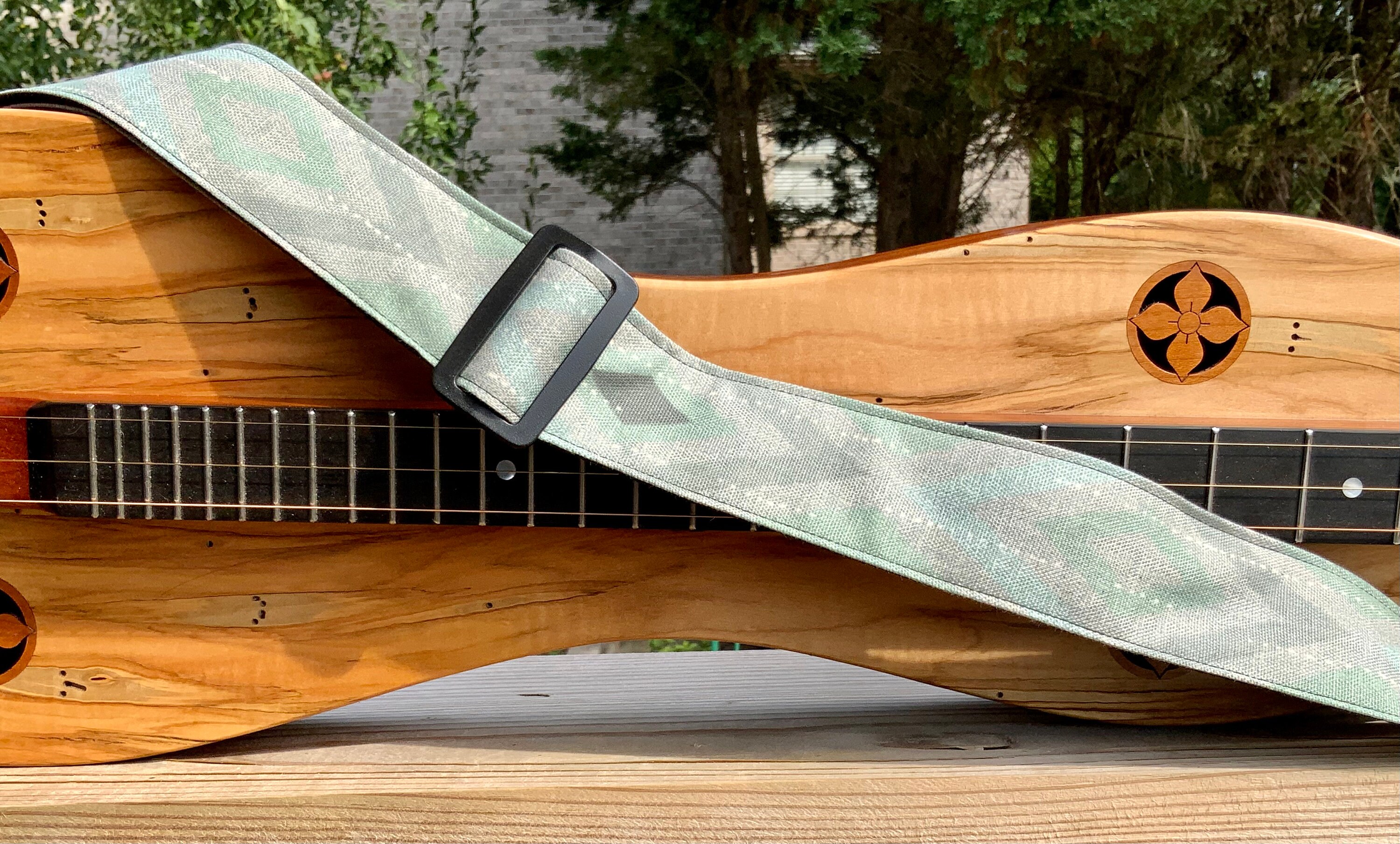 dulcimer wall mount