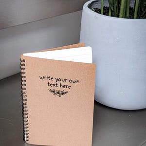 Quaderno Kraft personalizzato A5 – Quaderno a righe con incisione personalizzata / Copertina riciclata / Per scrittori, studenti e pianificatori