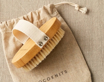 COCOKNITS Sweater care brush - Bamboo Brush for Fluffy Knitwears