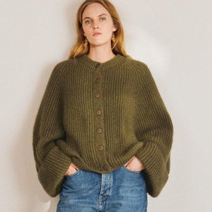 Sandnes Garn シングルパターン PENNY カーディガン || シングルプリントパターン 2409 No. 3 EN は Sandnes Garn 糸でのみ入手可能 (説明を読む)