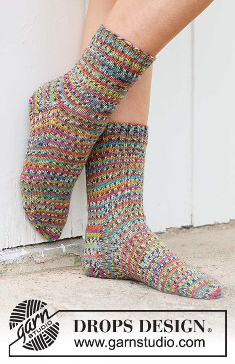 Self striping sock yarn Gradient yarn Wool blend sock yarn Superwash yarn Fingering yarn Knitting wool yarn Socks yarn image 9