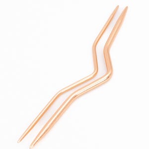 Cable needles pack of two PPY Cable needles for knitting cable stitch - 2 sizes of rose gold cable needles - Stitch holders