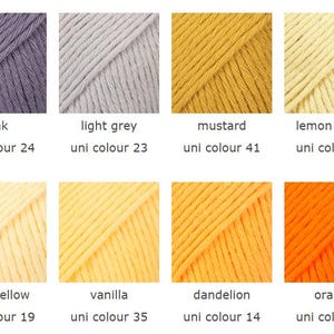 K&ouml;nnte beinhalten: Eine Farbpalette von Garnkn&auml;ueln in verschiedenen Farbt&ouml;nen, darunter Zink, Hellgrau, Senf, Zitronensorbet, Hellgelb, Vanille, L&ouml;wenzahn und Orange. Jede Farbe ist mit ihrem Namen und einer Uni-Farbnummer versehen.