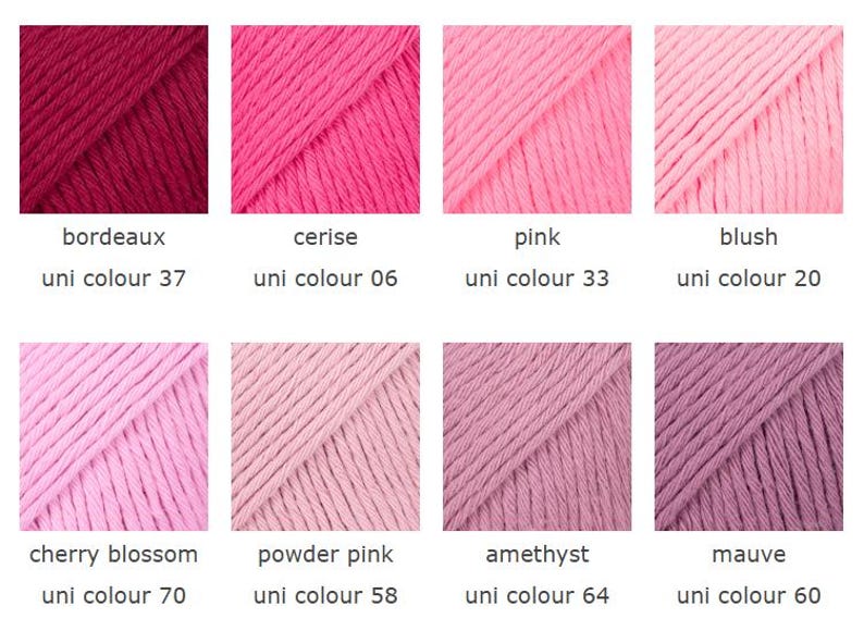 K&ouml;nnte beinhalten: Eine Farbkarte mit acht Garnkn&auml;ueln in verschiedenen Rosa- und Lilat&ouml;nen. Die Farben sind beschriftet: Bordeaux, Cerise, Pink, Blush, Kirschbl&uuml;te, Puderrosa, Amethyst und Mauve. Jede Farbe hat eine entsprechende Uni-Farbnummer.