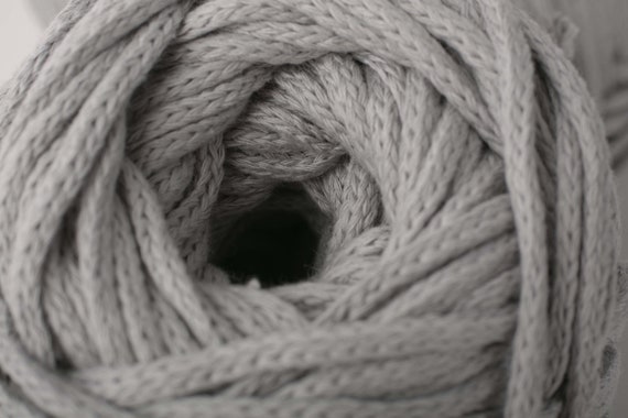 6pc Sizes F-K. Susan Bates Crochet Hook Set in a Vinyl carry pouch