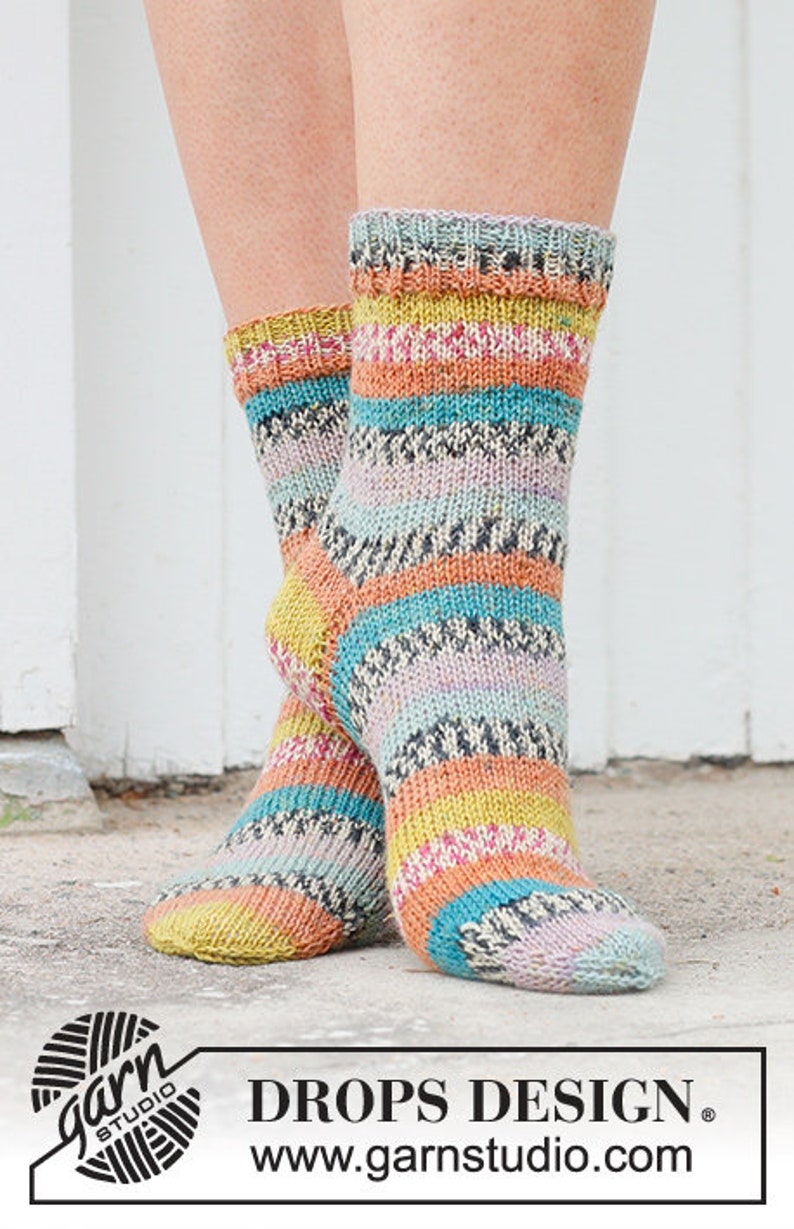 Self striping sock yarn Gradient yarn Wool blend sock yarn Superwash yarn Fingering yarn Knitting wool yarn Socks yarn image 10