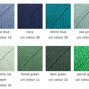 Puede incluir: Una cuadr&iacute;cula de ocho muestras de hilo en varios tonos de azul y verde. Los colores incluyen jeans blue 16, navy 08, storm blue 26, sea green 29, pistachio ice cream 32, forest green 11, dark green 22 y parrot green 37, etiquetados por nombre.