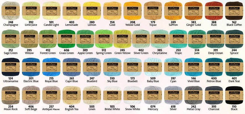 Puede incluir: Una tabla de 48 colores diferentes de hilo, cada color est&aacute; etiquetado con un nombre y un n&uacute;mero. El hilo est&aacute; enrollado alrededor de un peque&ntilde;o carrete de cart&oacute;n.