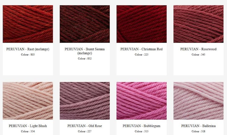 Op de afbeelding: Een raster van acht garenstrengen in verschillende tinten rood en roze. De kleuren zijn gelabeld als PERUVIAN Rust, Burnt Sienna, Christmas Red, Rosewood, Light Blush, Old Rose, Bubblegum en Ballerina, elk met een bijbehorend kleurnummer.