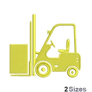 Könnte beinhalten: Ein gelbes gesticktes Design eines Gabelstaplers mit einer angehobenen Plattform. Der Gabelstapler hat einen Fahrersitz und ein Lenkrad. Das Design ist in zwei Größen erhältlich.
