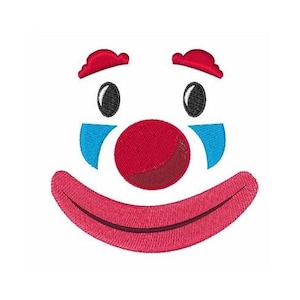 Könnte beinhalten: Gesticktes Clown-Gesicht mit einer roten Nase, blauen Augen und einem breiten Lächeln. Die Haare des Clowns sind rot und der Hintergrund ist weiß.